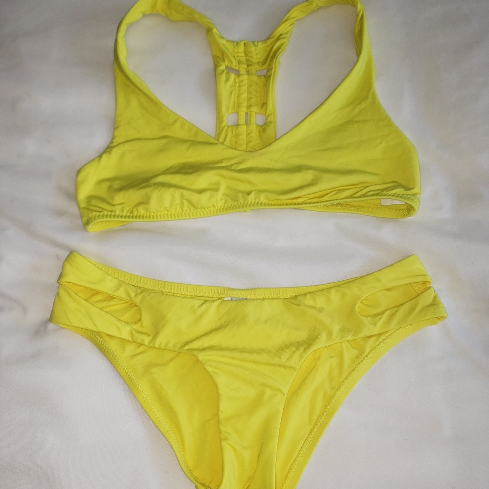 😍 Becca Bikini